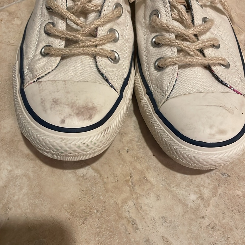 beige converse low tops in size 9.5 - Picture 2 of 7
